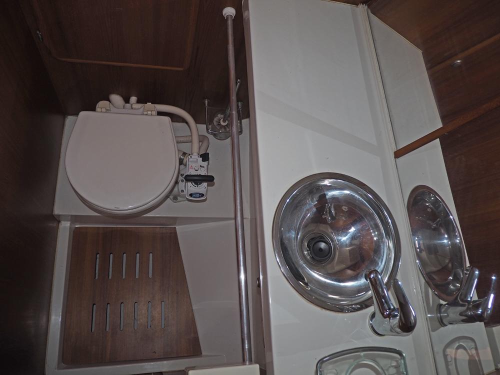 Salon, Accommodatie